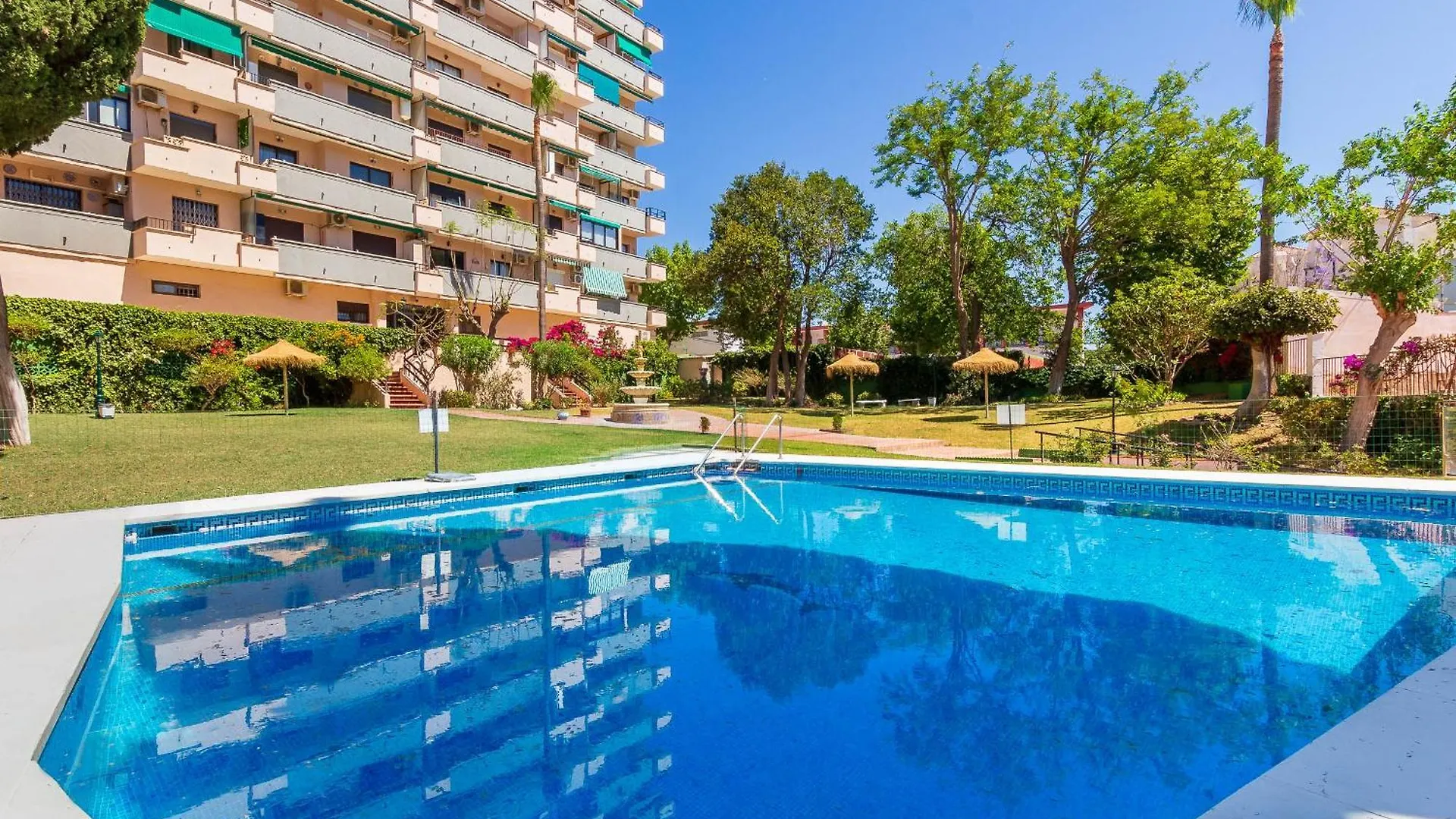 Edificio Carihuela By Ivi Real Estate Lägenhet Torremolinos